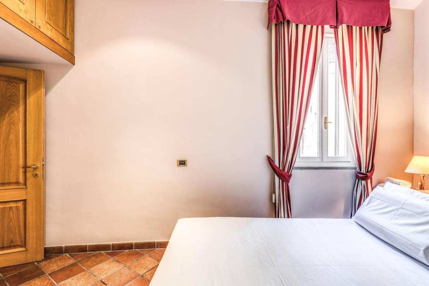 Ferienwohnung Cozy Flat In Trevi Fountain Rom Exterior foto